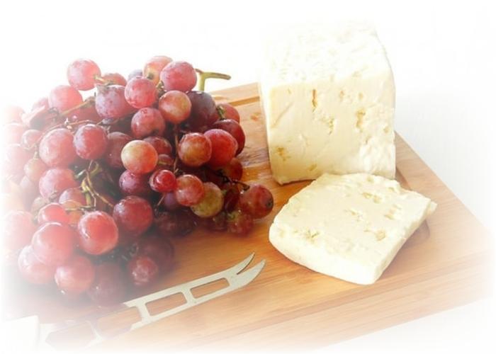 Tam Yağlı Keçi Peyniri (Ezine Tipi, 250gr) - Elif Candar